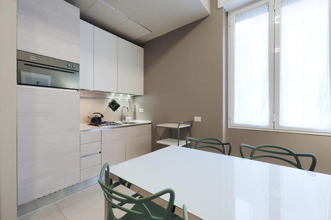 Contempora - Cavallotti 13 - B52 Milán
